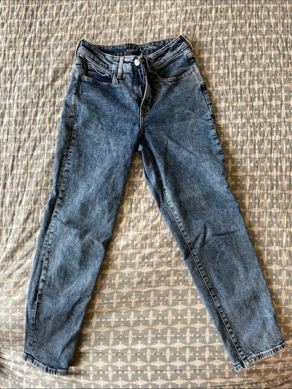 Old Navy Women's Straight Leg Jeans in Medium Blue Wash